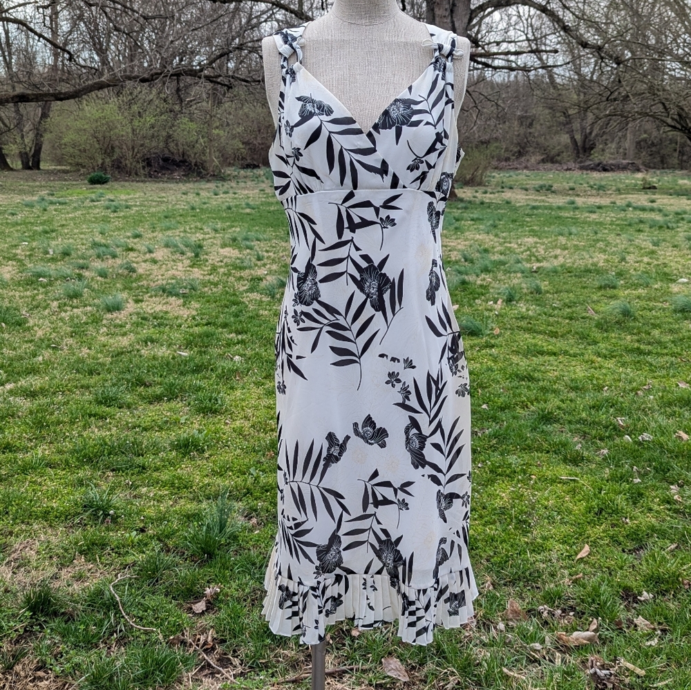 90s/Y2K Scarlett White Floral Sleeveless Midi Dress